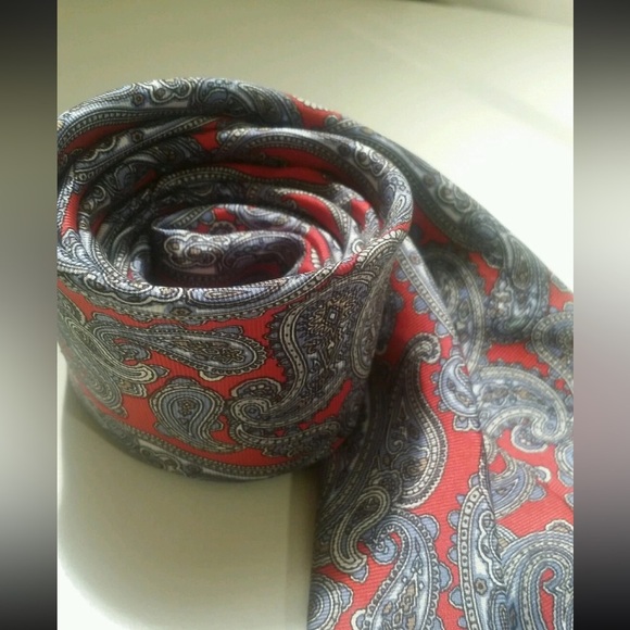 Authentic Christian dior Silk multi colored paisley print stunner tie. - Picture 1 of 12